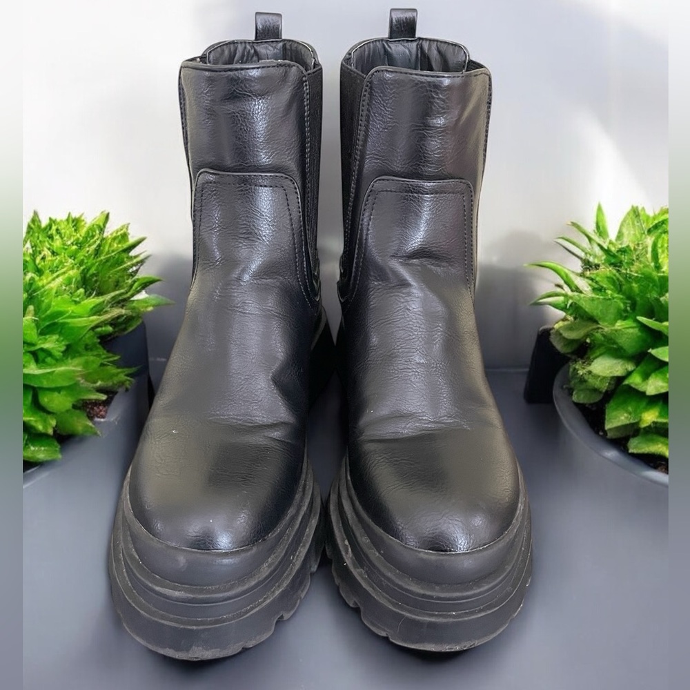 Sincerly Jules chunky black bootie 7.5